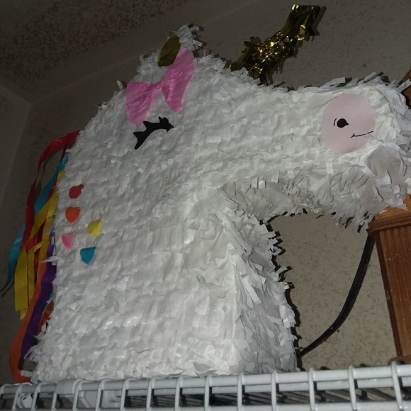 SOLD Unicorn theme party supplies - Picture 3 of 4